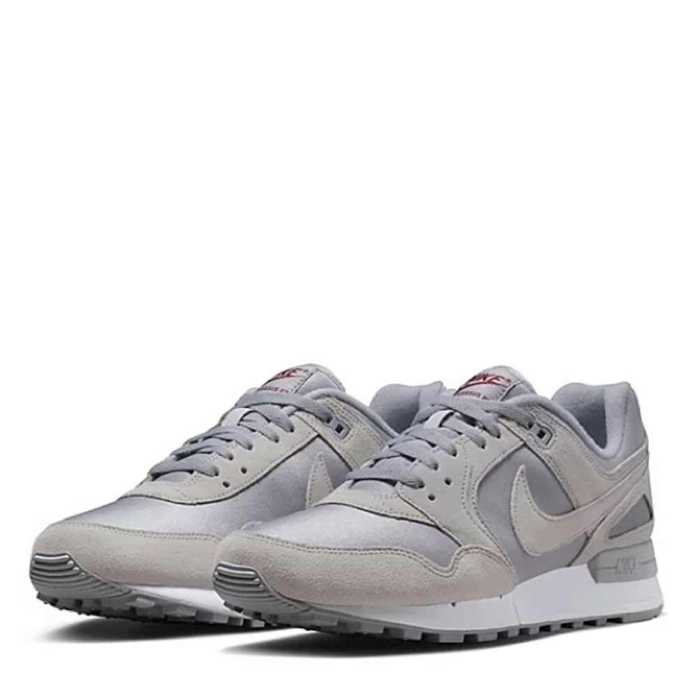 Nike Men's Gray Sneakers